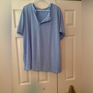 Light blue short sleeves looks like a pocket but not